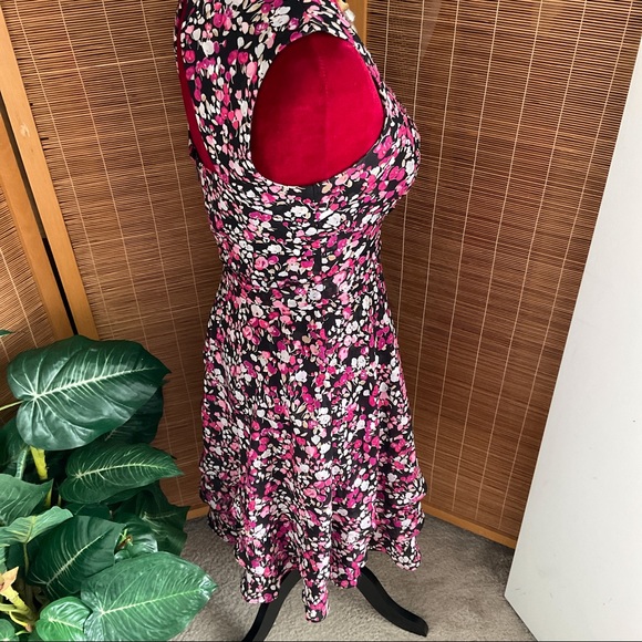 WHBM White House Black Market Tiered Ruffle Floral Dress Size 2 Pink - Picture 8 of 11